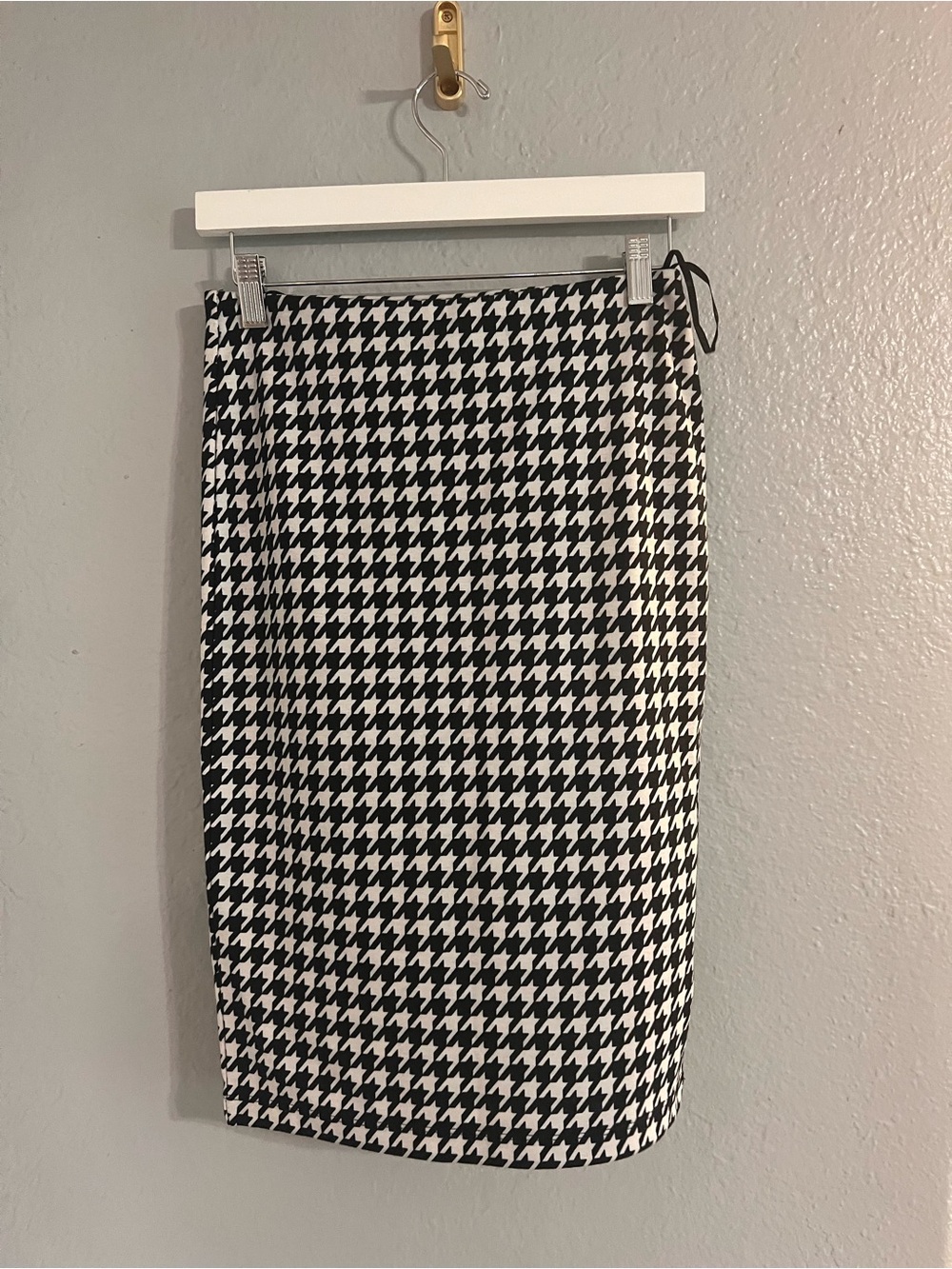 Sears Black and White Houndstooth Pencil Skirt